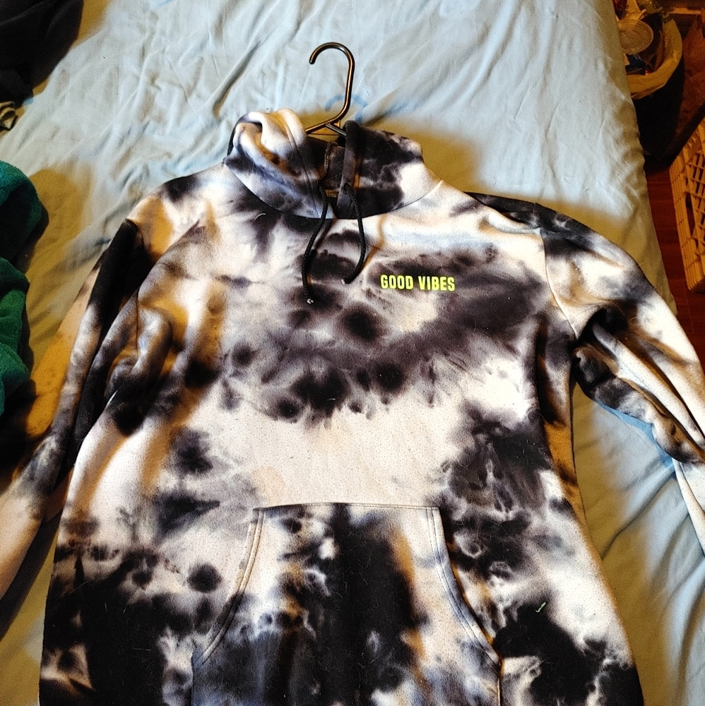 Black and white tie dye pullover hoodie